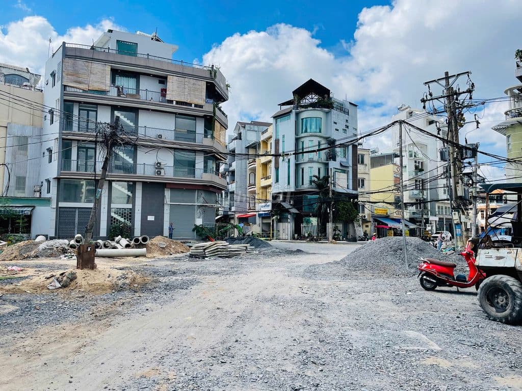 Siêu Phẩm 1 trệt 1 lầu sân thượng ngã 5 đường giải phóng chỉ 13,5 tỷ - Ảnh 2