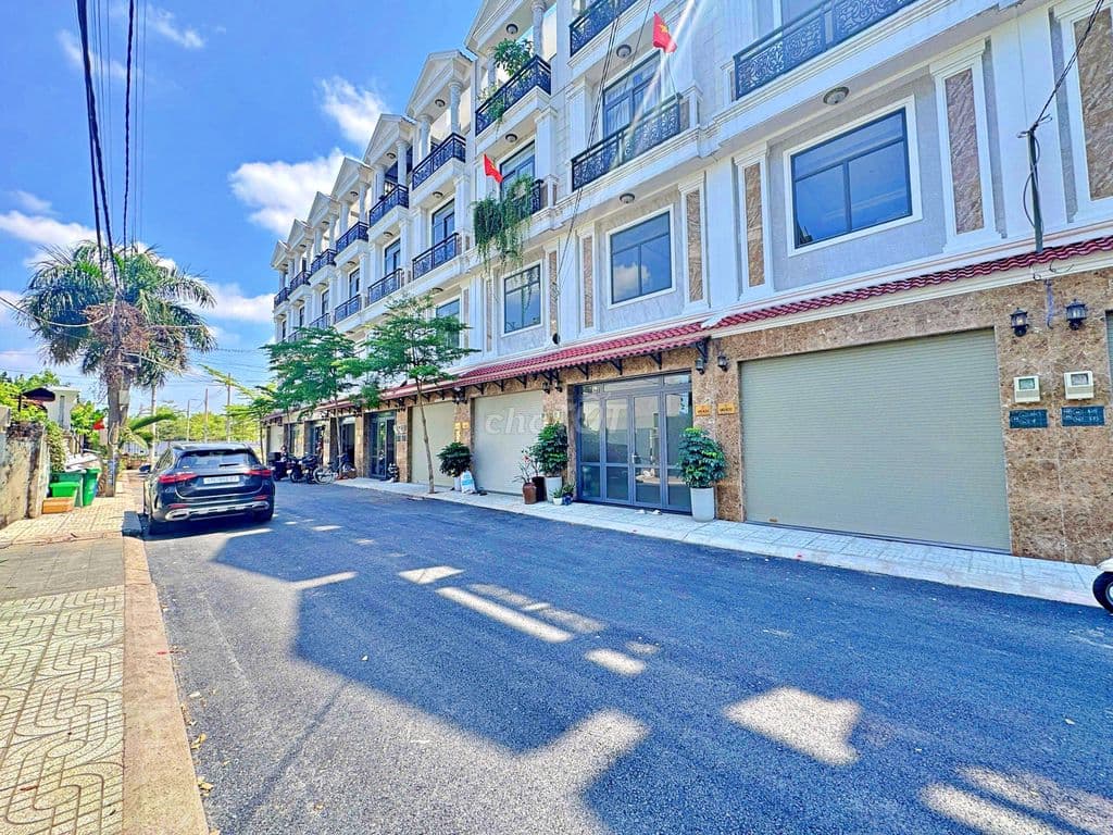 Nhà Phố 4 Tầng Ven Sông Sài Gòn - Cạnh Vạn Phúc - Đầu Tư Cực Tốt - Ảnh 2