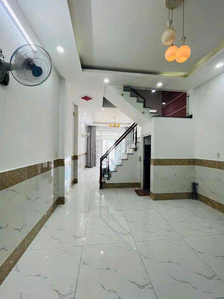 BÁN NHÀ 1 T 1 LẦU - KDC CHÂU LONG LONG PHƯỚC - 3.58 TỶ