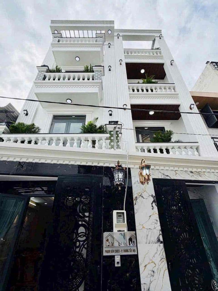 Nhà 3 lầu, hẻm ô tô, có thang máy, Dt 4 x 16m. Phạm Văn Chiêu, Gò Vấp.