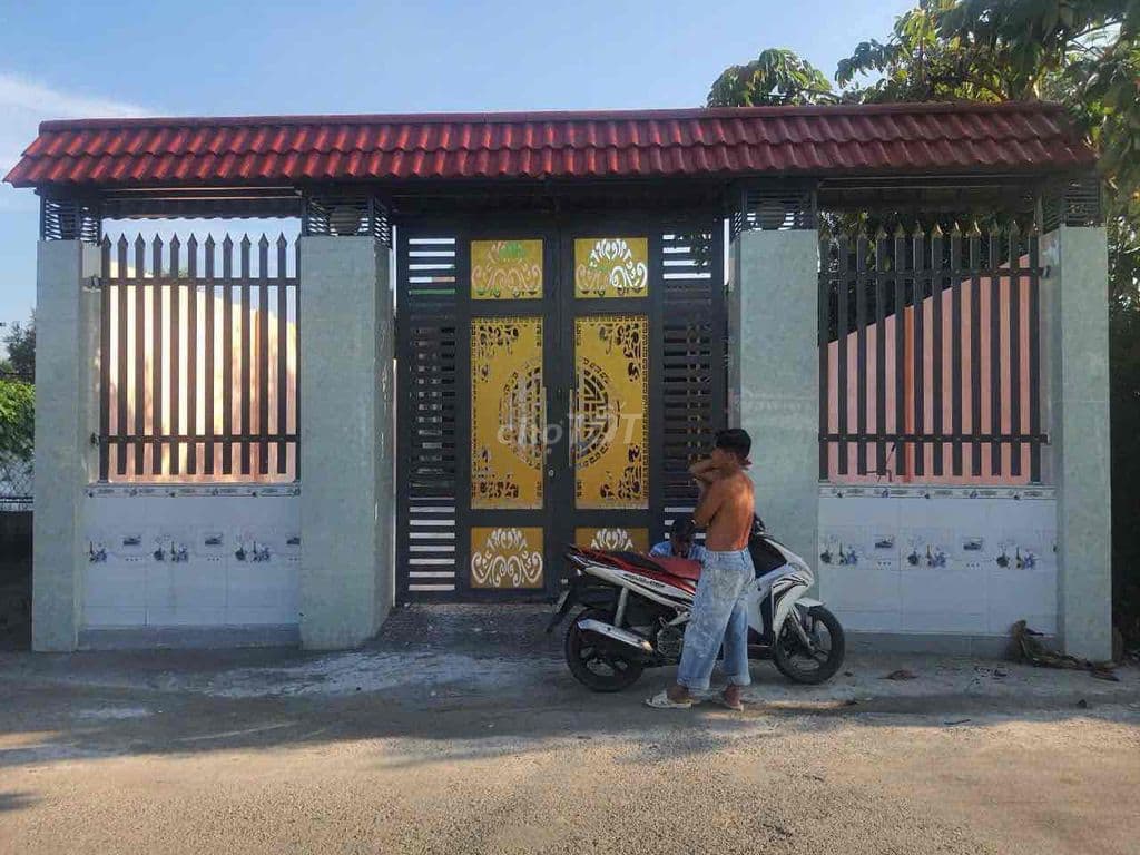 Nhà mới xây mặt tiền đường QL50 vào 100m GIÁ 1 TỶ 270 TRIỆU
