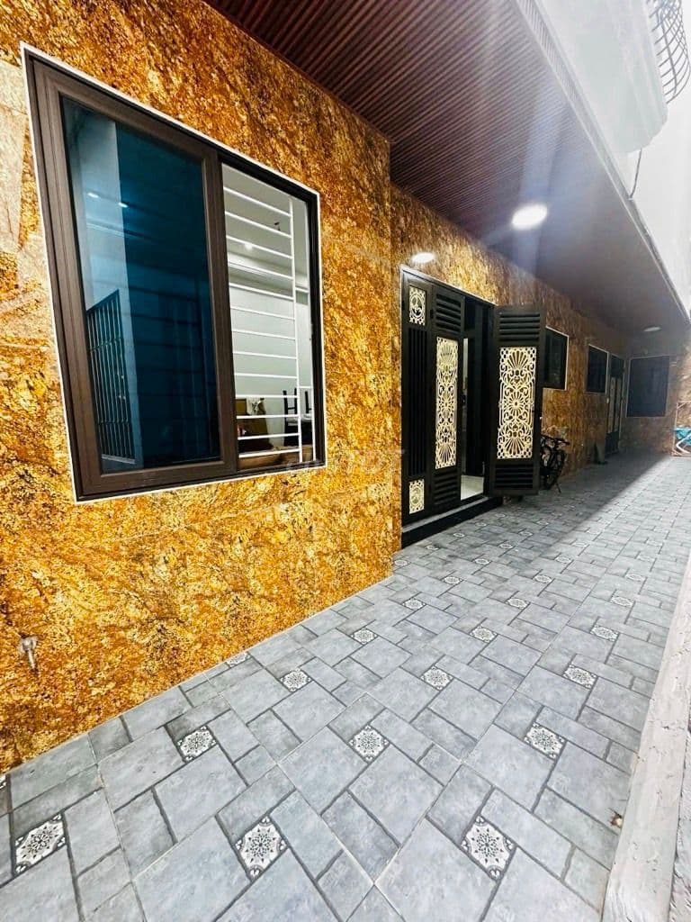 CHÍNH CHỦ BÁN NHÀ 7 TẦNG, THANG MÁY- PHẠM VĂN ĐỒNG- CỔ NHUẾ.