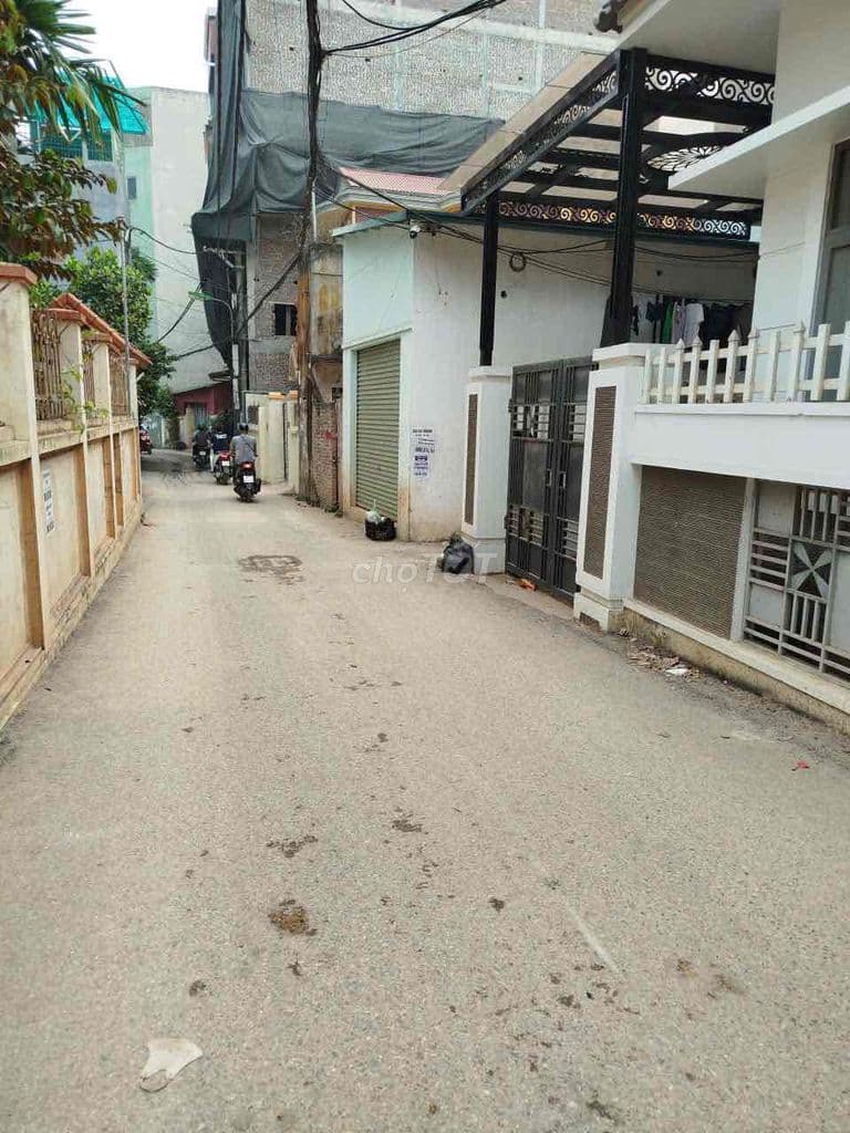 Bán đất gần ĐH Phenikaa-ô tô vào đất-kinh doanh buôn bán-42m2 nhỉnh 6t