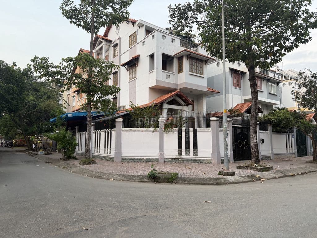 Biệt thự 12x20m 1 Hầm +3 tầng góc 2 Măt Tiền, KDC Cao Lỗ P4Q8