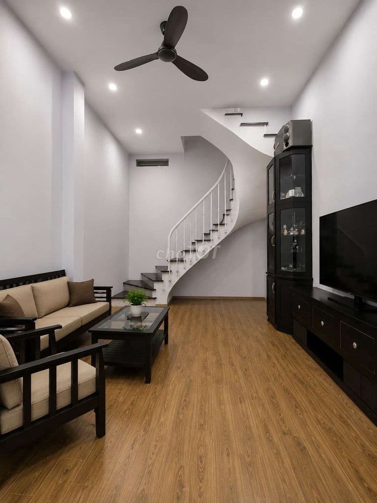 Nhỉnh 4 tỷ Phố Minh Khai, Sổ đỏ 25m*3T*3PN, Dân xây, Gần ô tô, Giá tốt