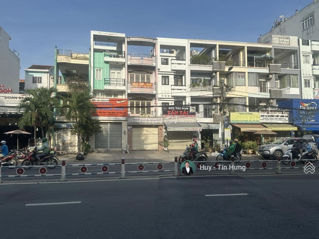 Bán nhà MT đường Tên Lửa, 4.5 x 20m, 3.5 tấm, 18.8 tỷ (Tín Hưng)