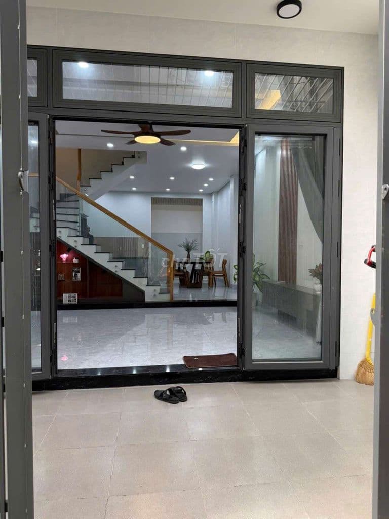 Cần Bán Gấp nhà PĐHT .DT 5 x12 .1 trệt 2Lầu 3PN 3WS.hẻm 3m .thông