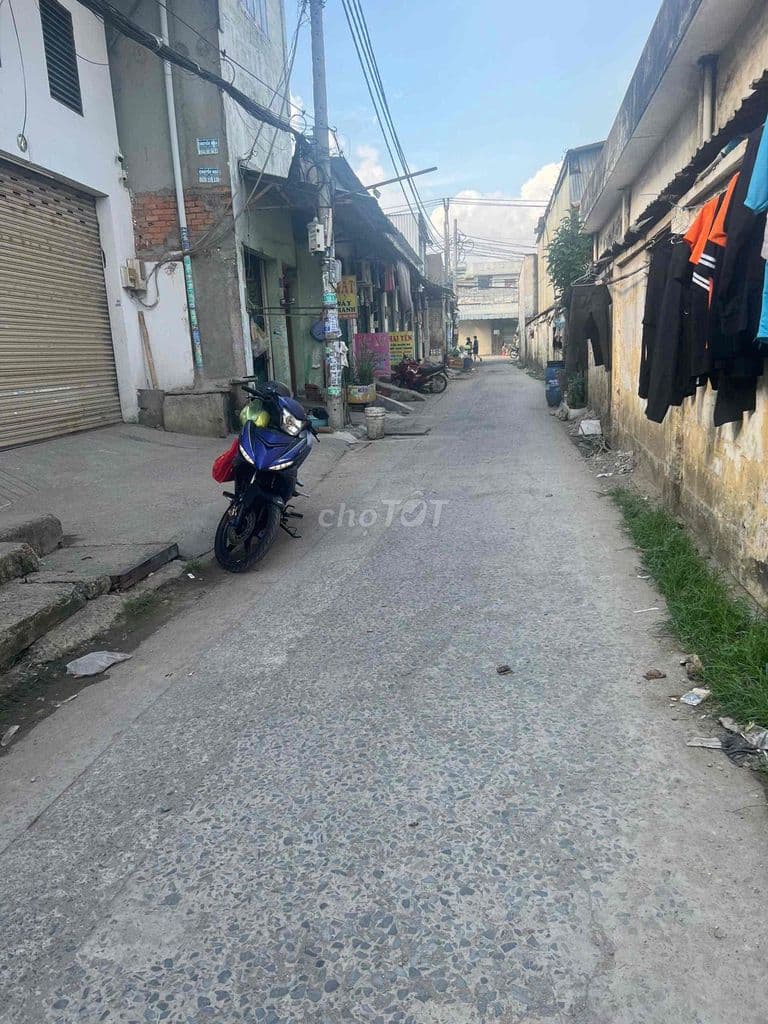 Nhà Tây Lân 10,34x25 có 12 căn nhà trọ đường xe tải sổ riêng - Ảnh 2