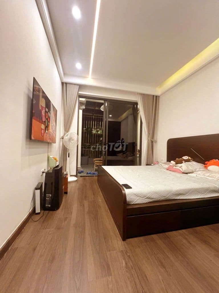 2 Thoáng- 50M ra mặt phố Xuân Thủy- TT CÂU Giấy- Nhà dân xây- 54mx4T.