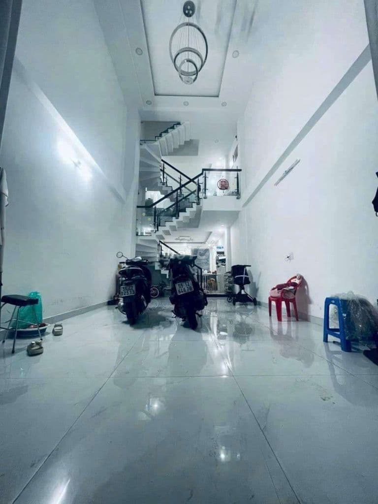 BÁN NHÀ PHỐ 4 TẦNG MẶT TIỀN GIÁ 6.79 TỶ - Ảnh 2