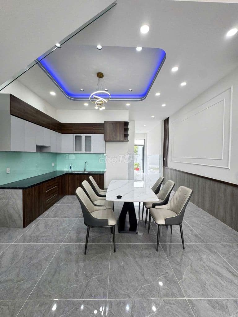 Nhà bán tặng nội thất - Ảnh 2