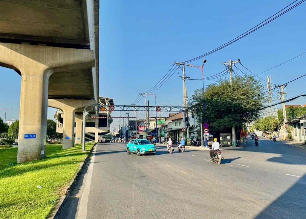 chủ gửi bán lô đất cách ga metro tầm 500 phù hợp cho xây CHDV - Ảnh 2