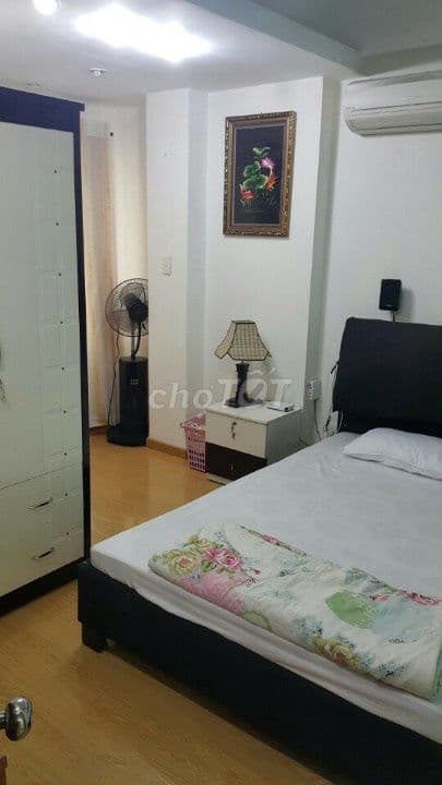 Cn hộ lô B4 chung cư phường 3, Quận 4 Lầu 3 (thang bộ), 50m2, 2.6 tỷ