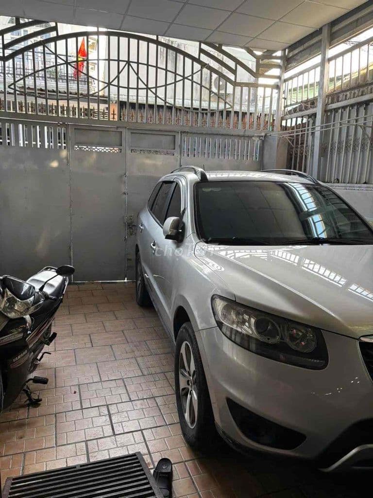 Nhà mới 2 tầng, 4PN, 3WC, 112m2, ngay Đình Phong Phú, giảm sốc sâu!