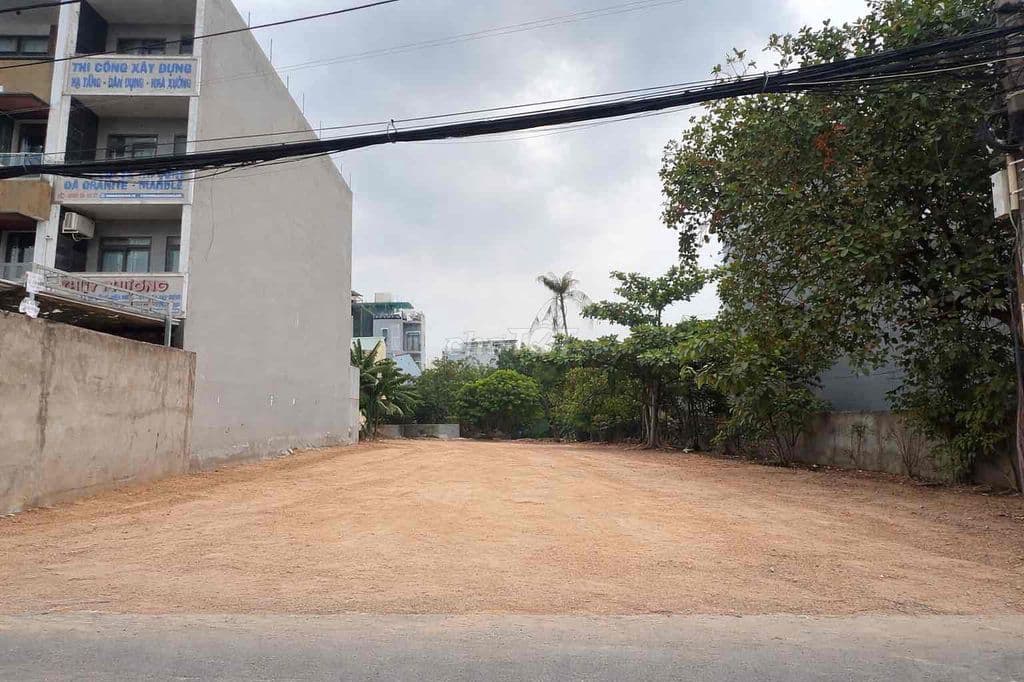 CẦN BÁN MT ĐƯỜNG 11 TRƯỜNG THỌ (9x27) 239M2 NỞ HẬU GIÁ 15TỶ CÒN BỚT.