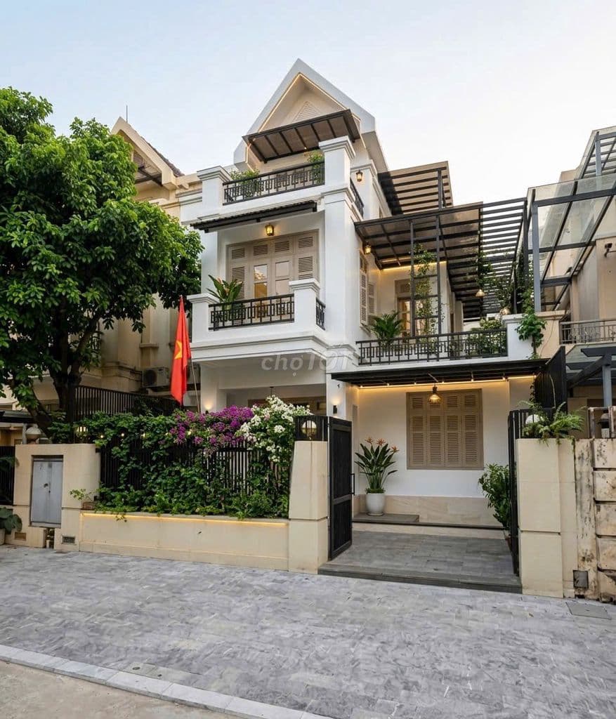 Cc Cần Bán Nhà 3,5T Hồ Hoàng Cầu - Mai Anh Tuấn Dt90m mt 8m đường hè