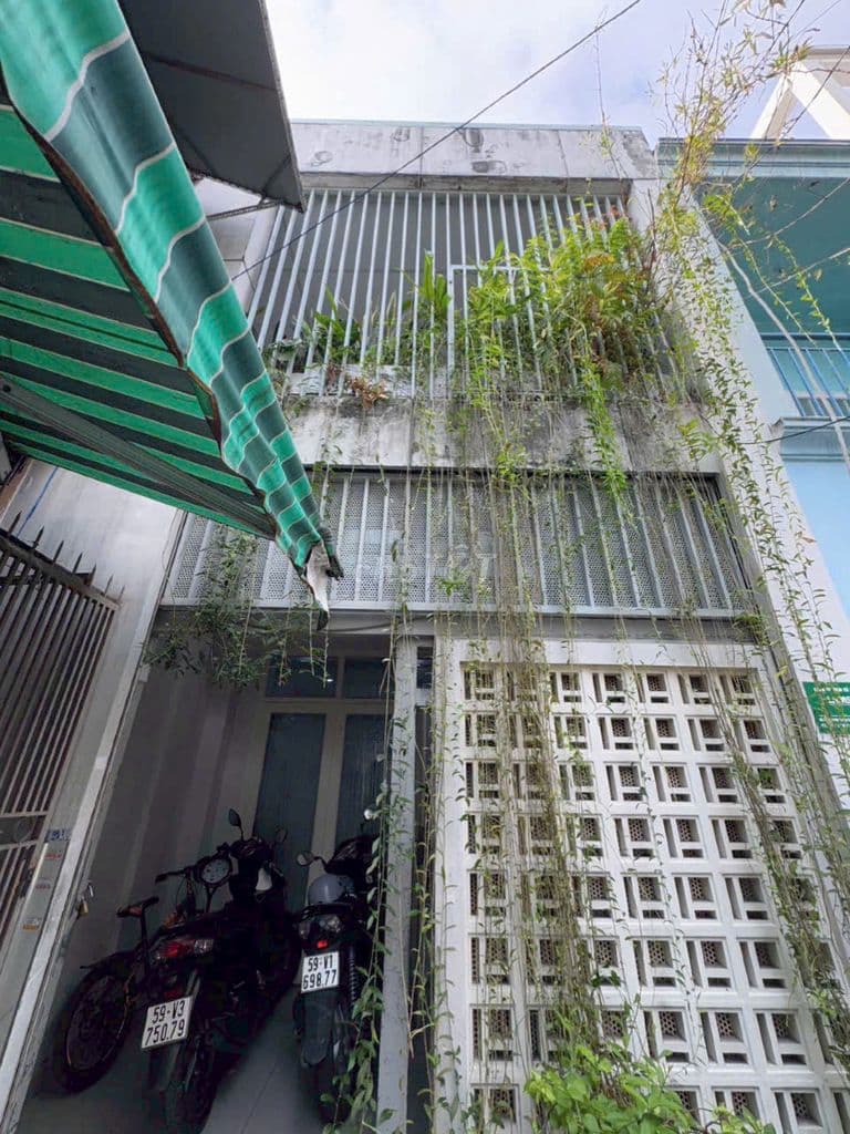 CẦN BÁN GẤP NHÀ PHỐ TRỆT, LỬNG, TUM, 2 PHÒNG NGỦ, 2 WC