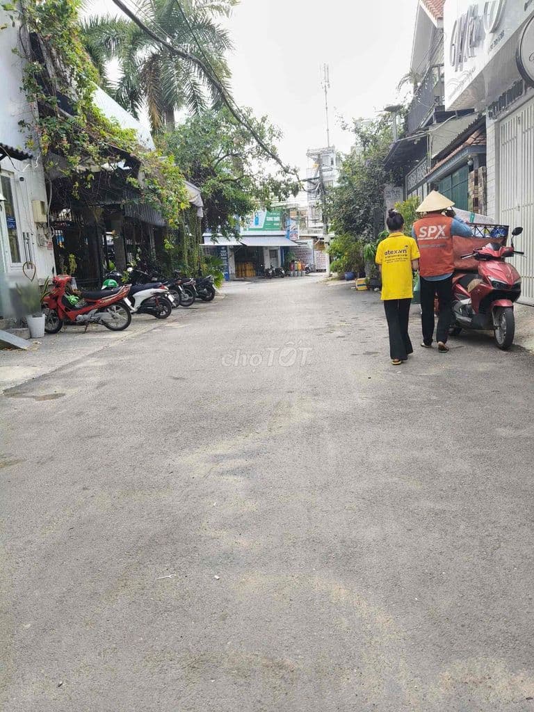 hoa hông 1% gửi anh em dẫn khách