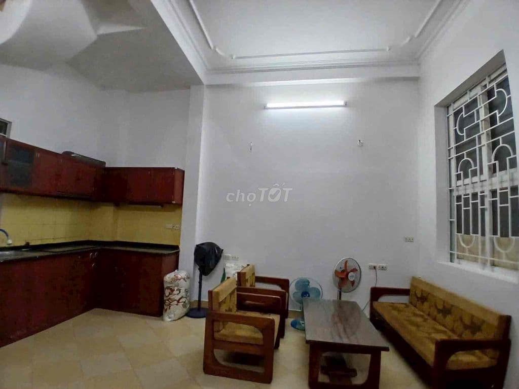 Bán nhà phố Chùa Bộc- 5 tầng dân xây- cách phố 30m- DT 27m2- 8.25 tỷ - Ảnh 2