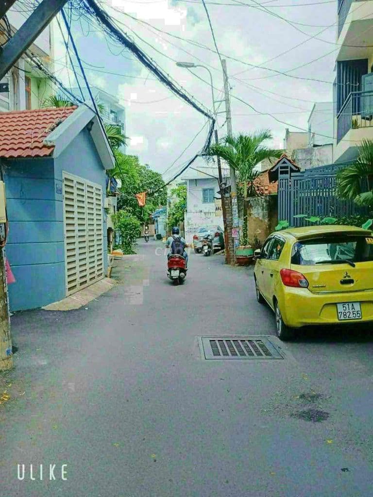 Nhà Đẹp - Giá Rẻ - Xe hơi né nhau - 4.65 tỷ - Dương Quảng hàm - Giáp B
