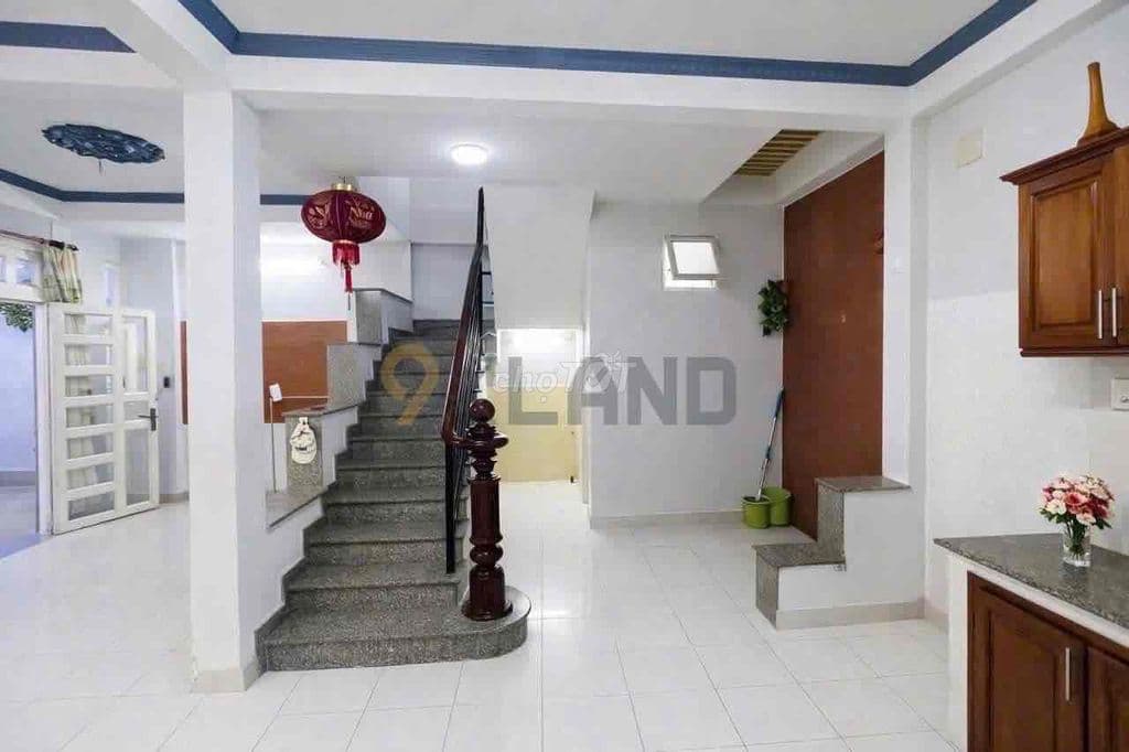 BÁN GẤP NHÀ ĐẸP 3 TẦNG - ĐƯỜNG LINH TRUNG - RA PHẠM VĂN ĐỒNG 2 PHÚT - Ảnh 3