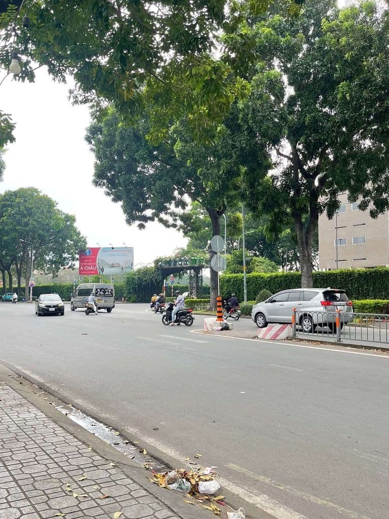 Đi Mỹ bán nhà đối diện với eon tân phú vị trí buôn bán mọi ngành nghề