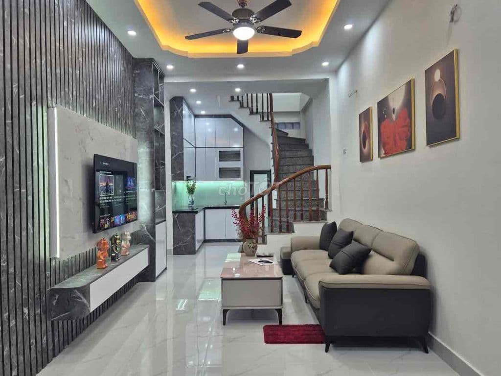Phải nhanh, nhà đẹp Pháo Đài Láng, ngõ nông, gần oto, 2 thoáng, 39mx4T