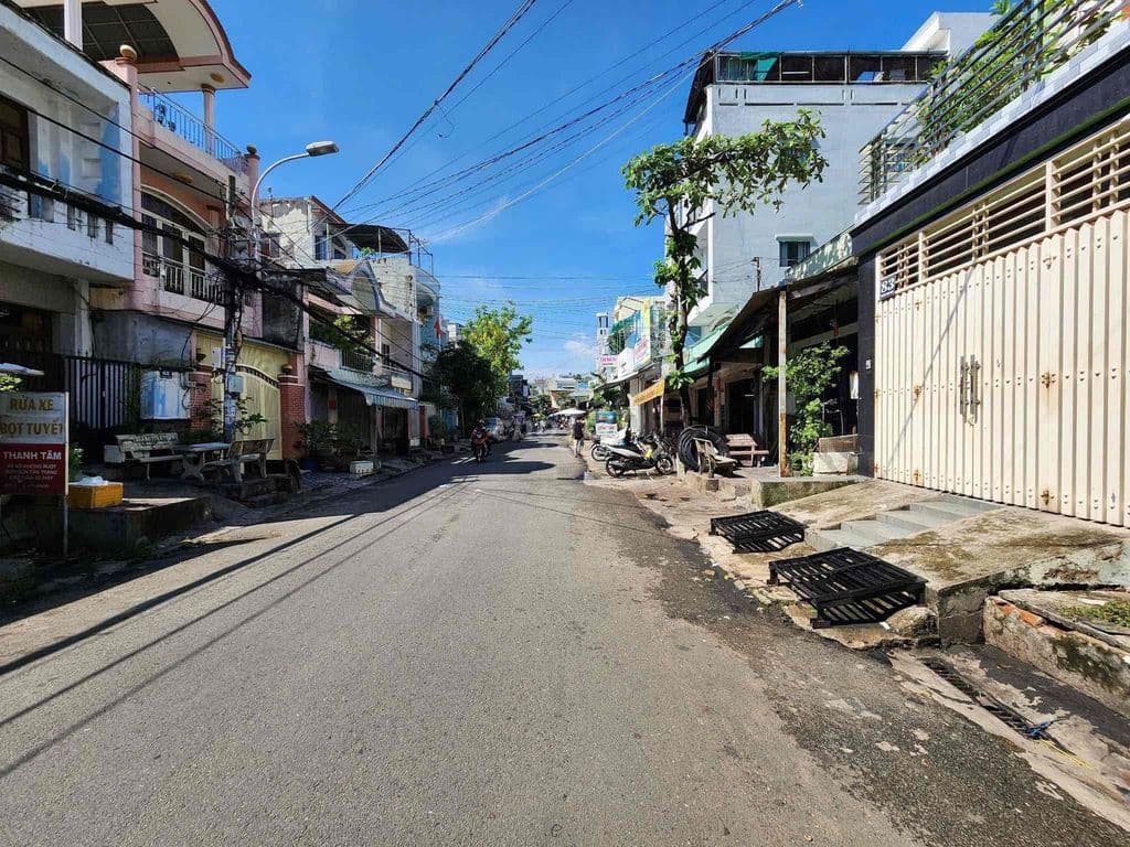 Bán nhà nát khu Tên lửa tiện xây mới vừa ở vừa kinh doanh 5x20m - Ảnh 2