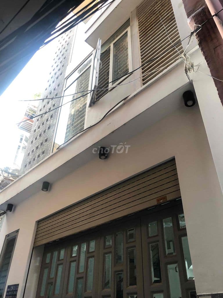 Khu hiếm nhà bán Trần Quốc Thảo- ngang hơn 5m - cạnh hxh - 4pn