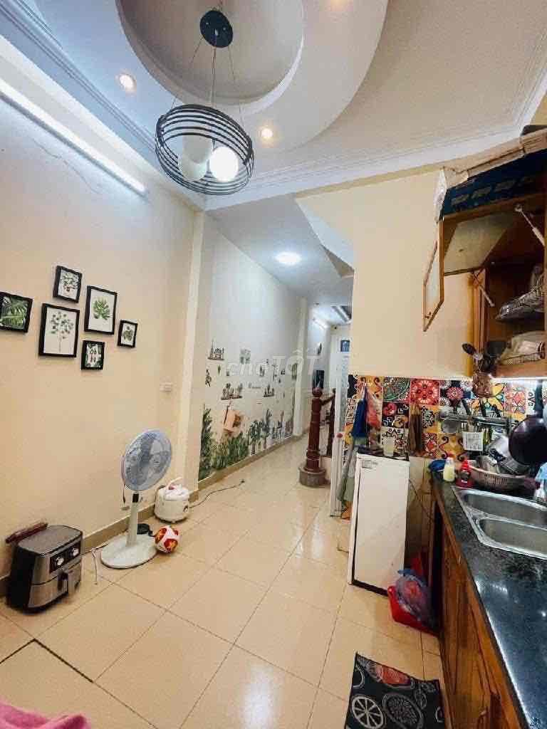 Bán nhà Nguyễn Chính -Tân Mai 35m 5 tầng chắc chắn gần ô tô dừng đỗ - Ảnh 3