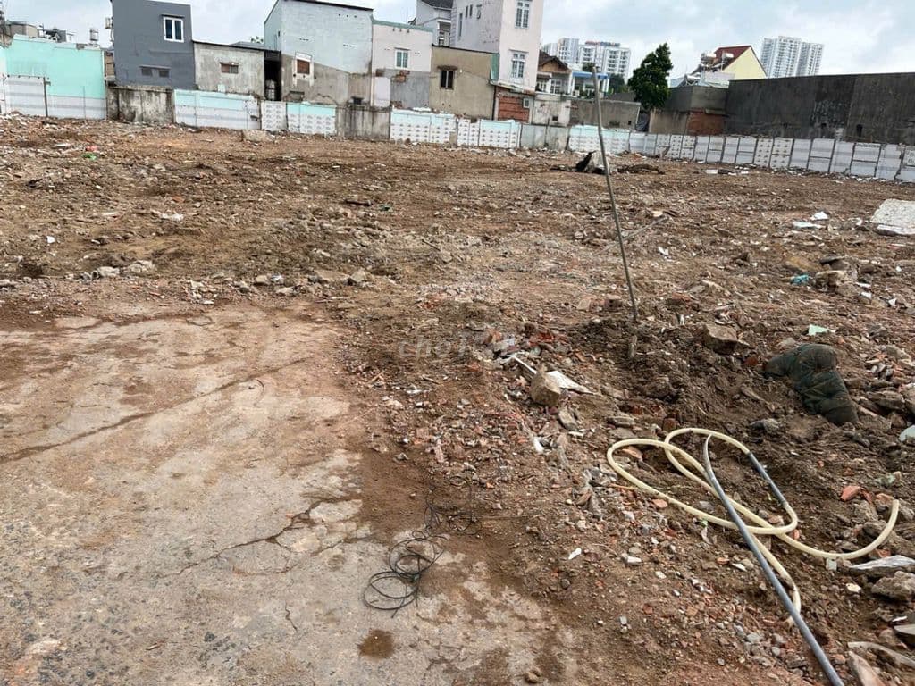 ĐẤT LỚN 2156M2- SÁT PHẠM VĂN ĐỒNG- HẺM XE TẢI- MẶT TIỀN 42M- 44TR/M2 - Ảnh 3