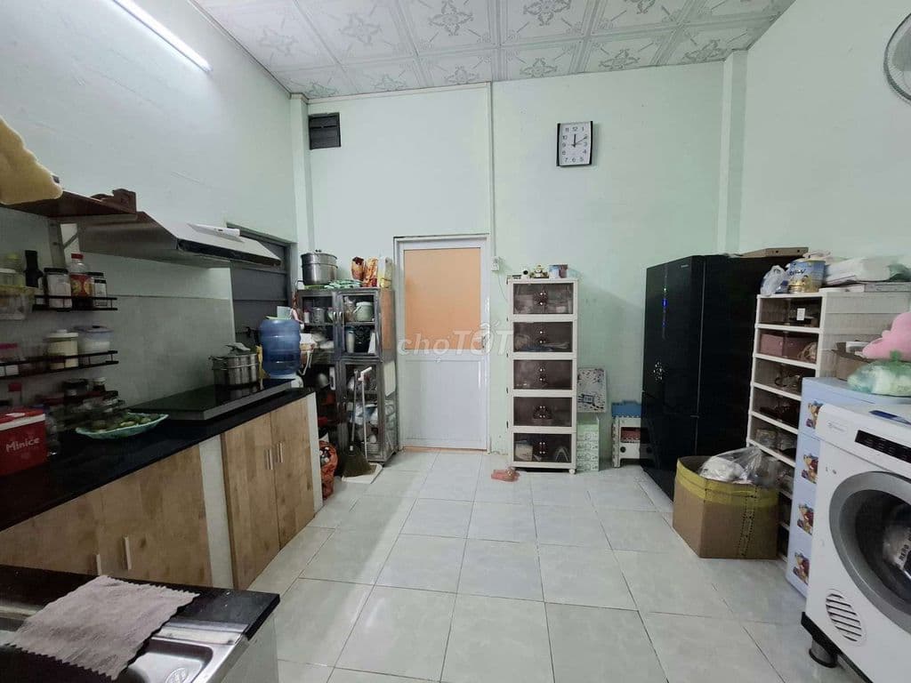 BÁN NHÀ Ở DÃY TRỌ MẶT TIỀN ĐƯỜNG