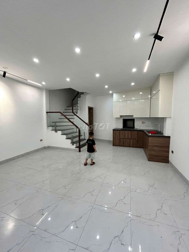6.55 Tỷ 40M2 4 TẦNG –GẦN QL1A –KHÔNG QUA CAO TỐC, KHÔNG QUA ĐƯỜNG TÀU - Ảnh 2