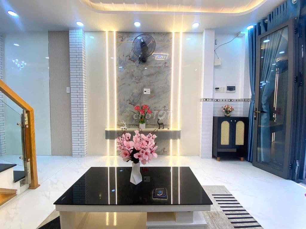 Phải Thật Nhanh Hoàng Cầu 50m2 5 Tầng MT 4.3m Giá 175Tr/m2 - Ảnh 3