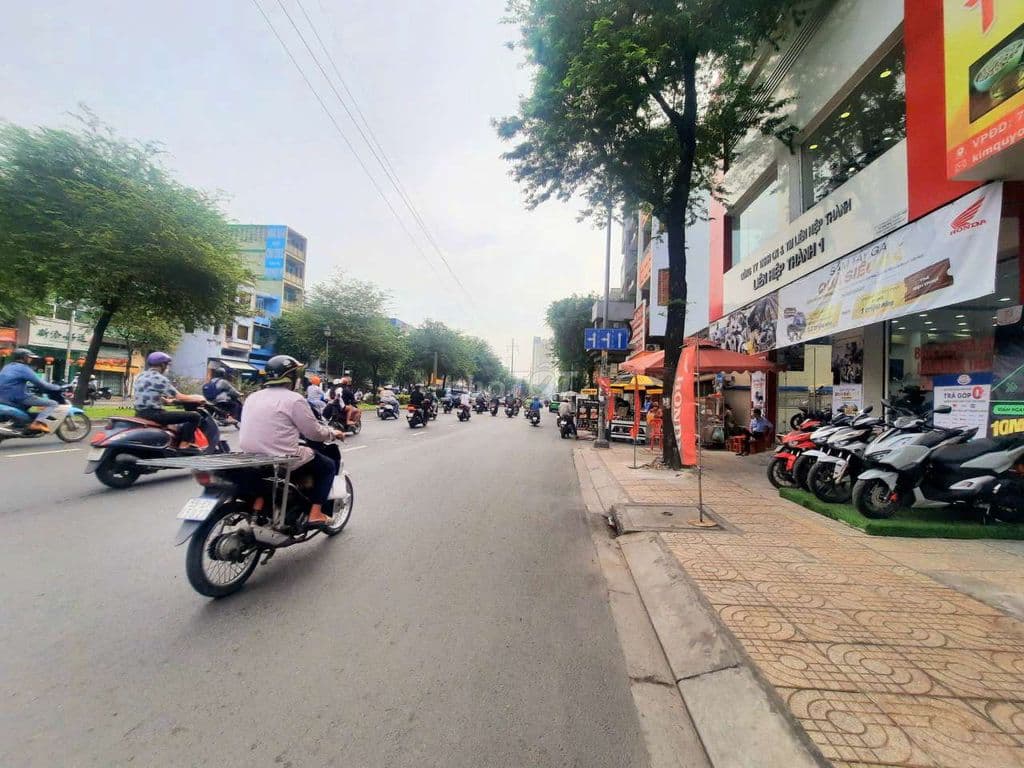 MẶT TIỀN HỒNG BÀNG QUẬN 11- 4X17M, NỞ HẬU 4.2M