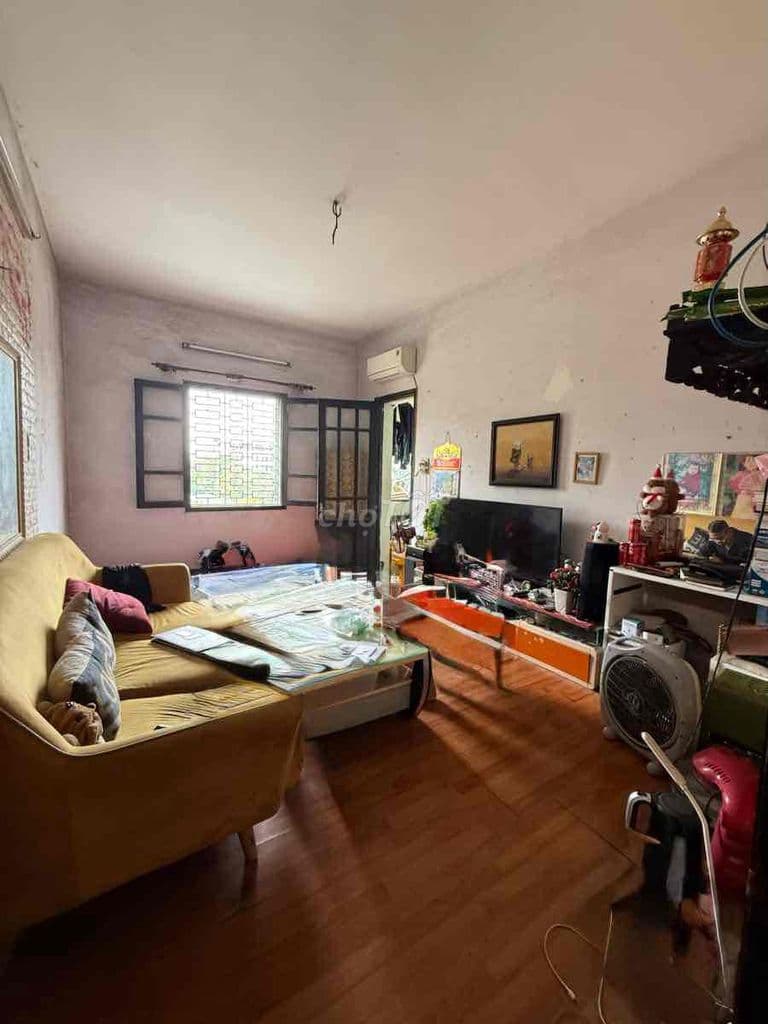 Bán căn hộ CC Đền Lừ, 3NP, 2VS,P.Khách, P. Bếp rộng rãi, 4,94 tỷ(TL)