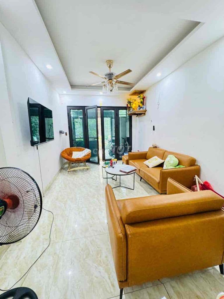 BÁN GẤP NHÀ ĐẸP TRUNG TÂM 2BÀ TRƯNG PHỐ TRẦN ĐẠI NGHĨA ÔTÔ ĐỖ DỪNG CỬA - Ảnh 3