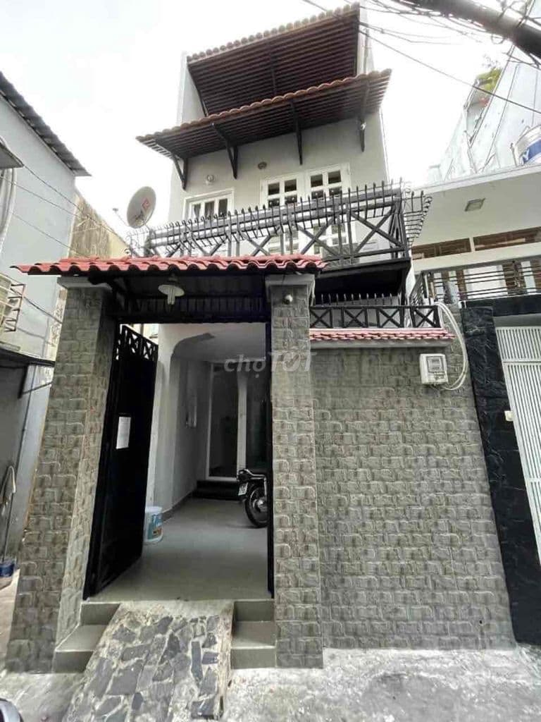 Bán nhà khu VIP dân trí Duy Tân- hơn 60m2-chỉ 1 căn ra MT - 4PN