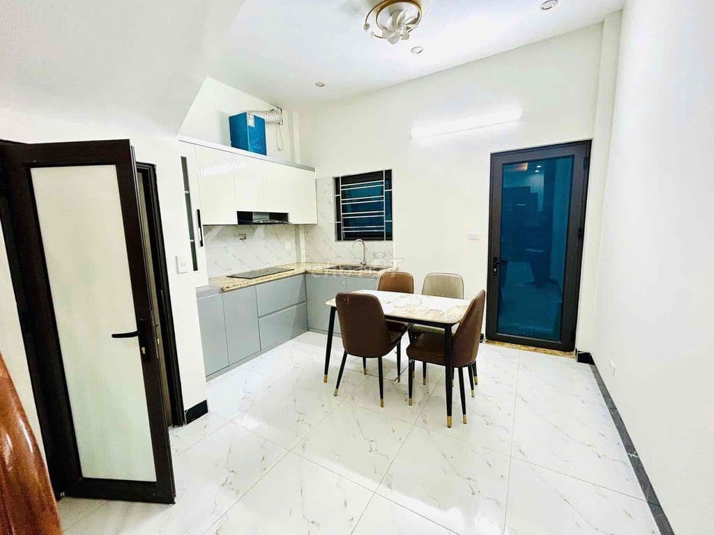 víp quá . Trương Định 40m-3 ngủ -chỉ 6.85 tỷ ngõ thẳng tắp sân để xe - Ảnh 2