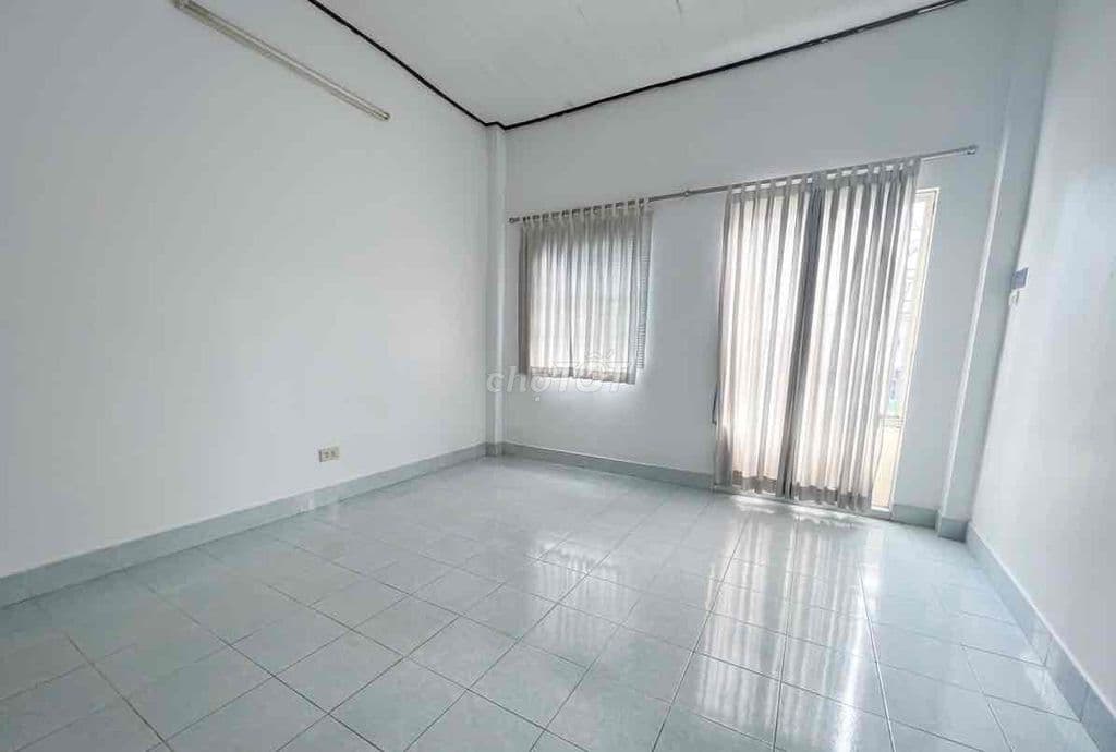 Bán nhà gần 50m2 sát mặt tiền đường Lê Quang Định - hạ giá gấp bán - Ảnh 3