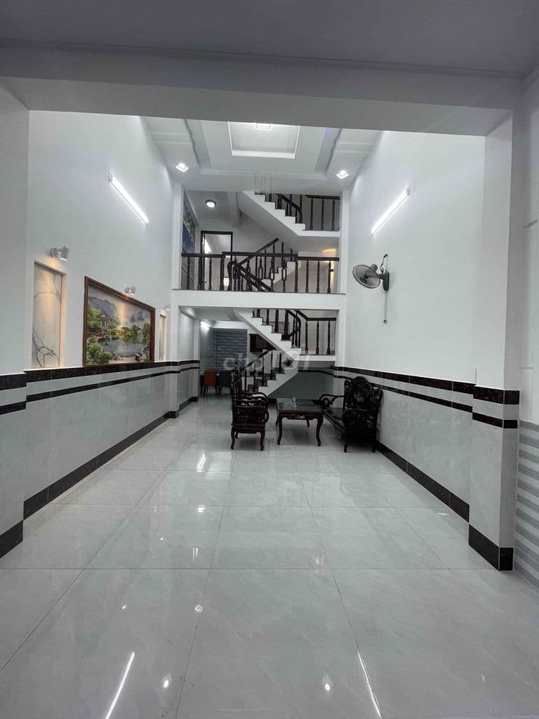 nhà 3 tầng, 54m2, ngay Hiệp Thành City bán 5.45 tỷ