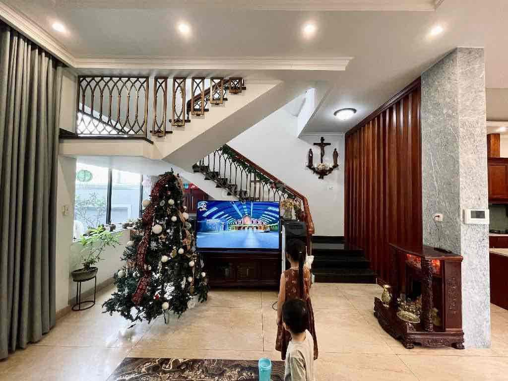 BIỆT THỰ SÂN VƯỜN - GẦN HỒ BƠI TRƯỜNG THCS BÌNH LỢI TRUNG - B THẠNH - Ảnh 2