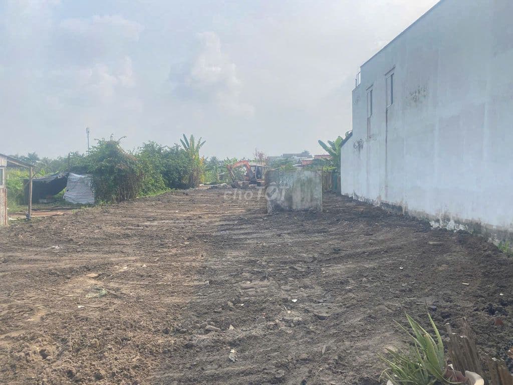 Bán đất hai mặt tiền - Ảnh 2