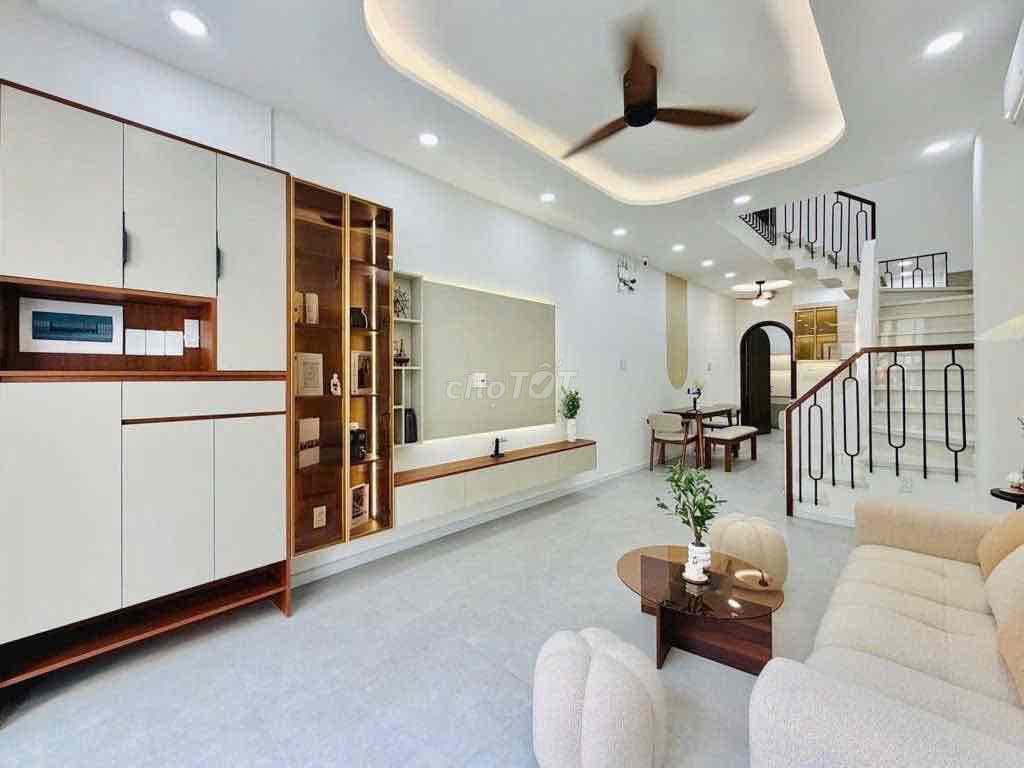 Nhỉnh 6 Tỷ - 3 tầng 56m2 - Hẻm ô tô - Nguyễn Hữu Cảnh - Ga Metro