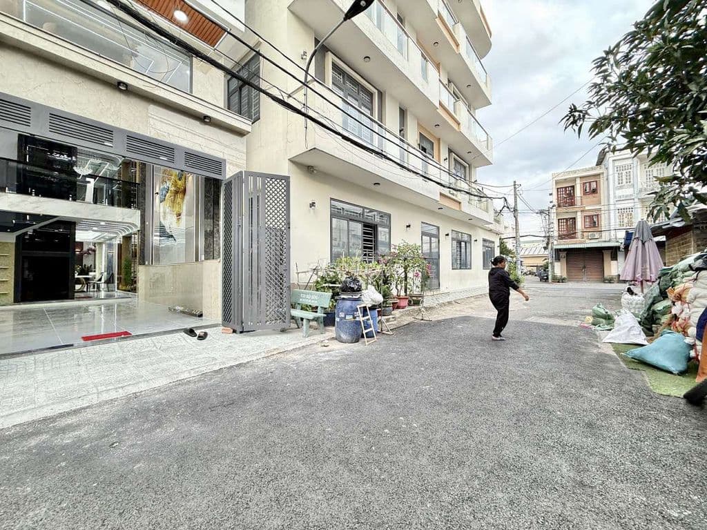 Siêu Phẩm 4 tầng Có Ô Chờ Thang Máy 1/ Trung Mỹ Tây 09 - Ảnh 2