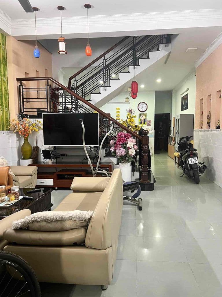 Nhà mới 2 tầng, 4PN, 3WC, 112m2, ngay Đình Phong Phú, giảm sốc sâu! - Ảnh 3