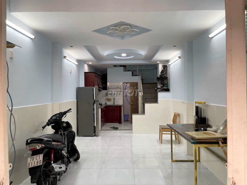 Bán nhà hẻm nhựa xe tải víp đường Huỳnh Văn Bánh p.11 Phú Nhuận