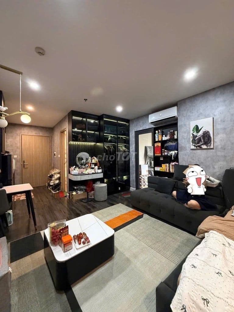 CẦN TIỀN BÁN GẤP CĂN STUDIO FULL NỘI THẤT GIÁ 1 TỶ890TR TẠI VINHOMES - Ảnh 2