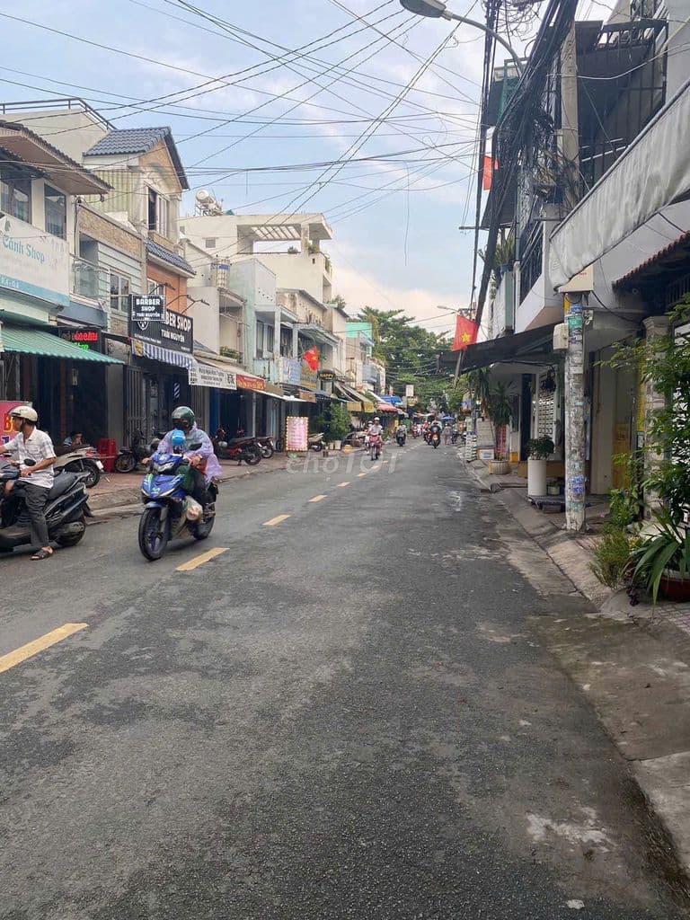 Nhà nát 4,6x18m, mặt tiền đường xe tải Tám Danh, P.4, Q.8 - Ảnh 2