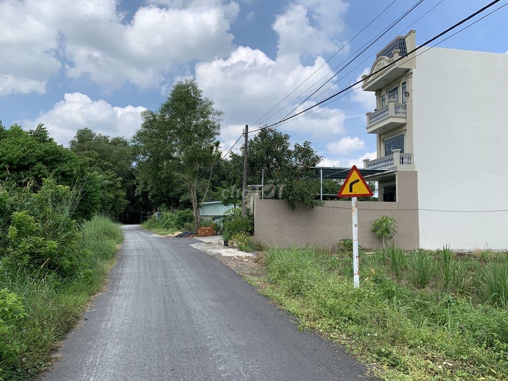 Bán lô đất 11m ngang mặt đường nhựa